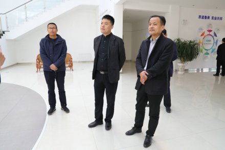 墾利區(qū)委常委、副區(qū)長(zhǎng)宋晉民到萬得福調(diào)研